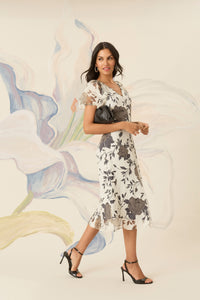 Mariel Puff Sleeve Midi in Crinkle Jacquard