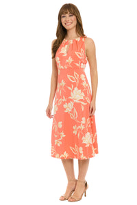 Geisy: in Monochrome Floral