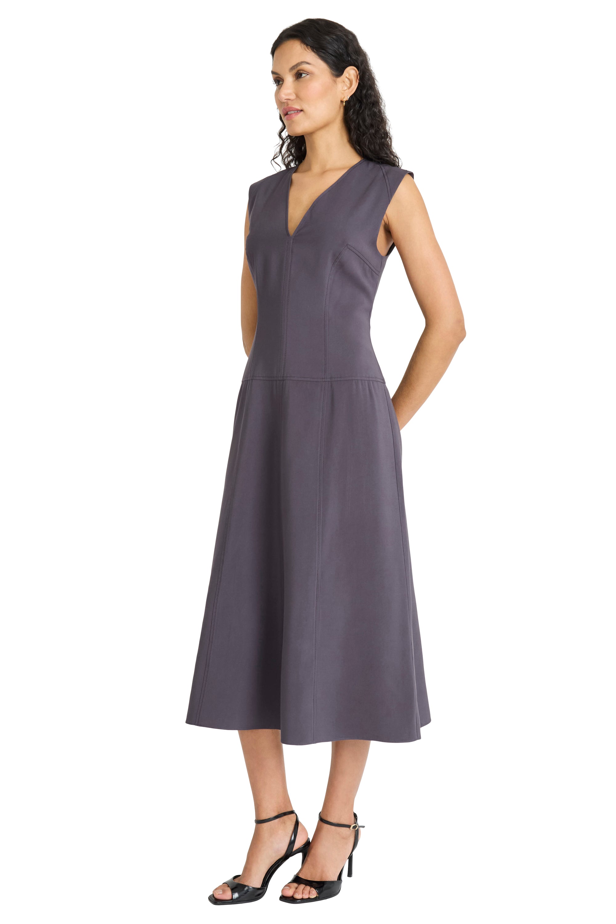 Emelie V-neck Sleeveless Midi Dress