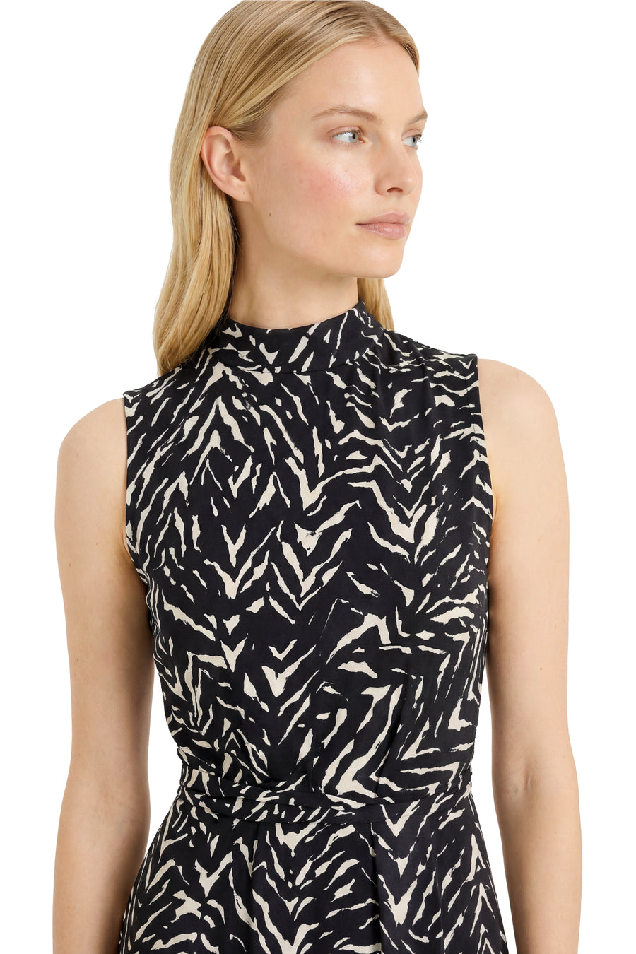 Brigitte Maxi Sleeveless Dress in Inverted Streaks