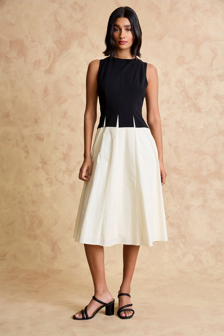 Maggy London Women's Crew Neck Midi Dress - Winter White - 6 Maggy London Women's Crew Neck Midi Dress - Winter White - 6
